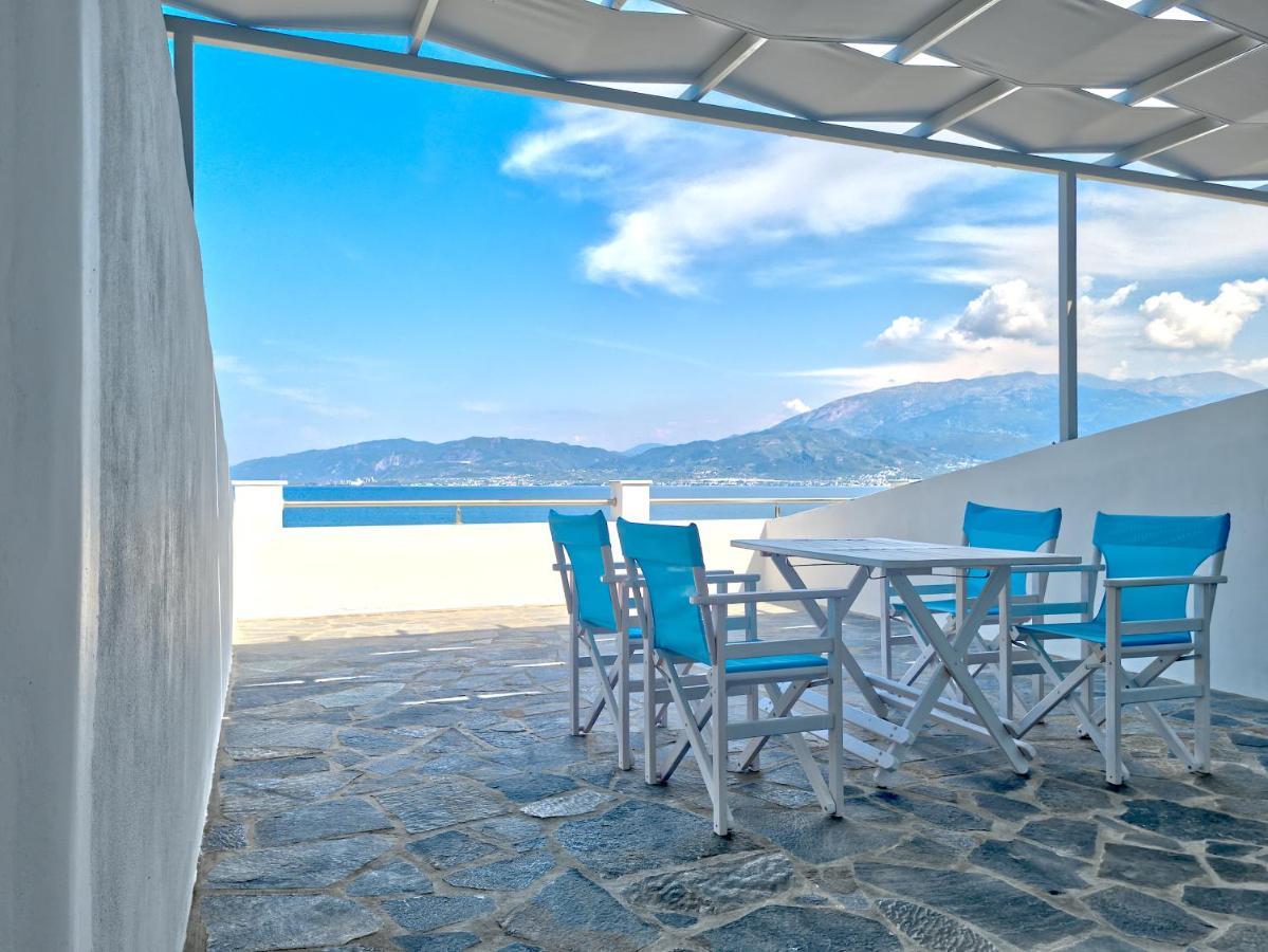Epipleon Luxury Suites -104- Δωμάτιο 35Τμ Με Βεράντα 35Τμ Μπροστά Στη Θάλασσα Návpaktosz Kültér fotó