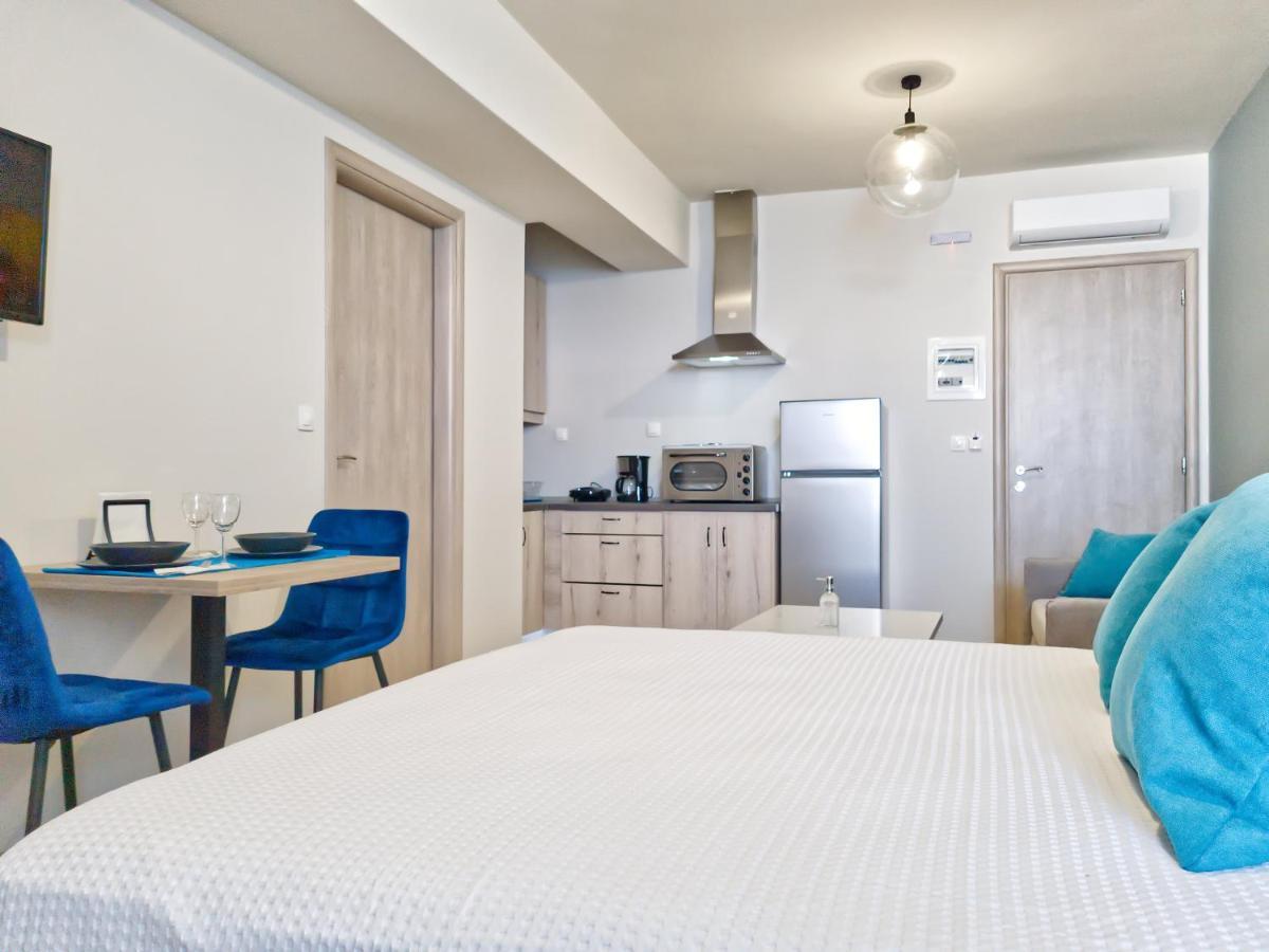 Epipleon Luxury Suites -104- Δωμάτιο 35Τμ Με Βεράντα 35Τμ Μπροστά Στη Θάλασσα Návpaktosz Kültér fotó