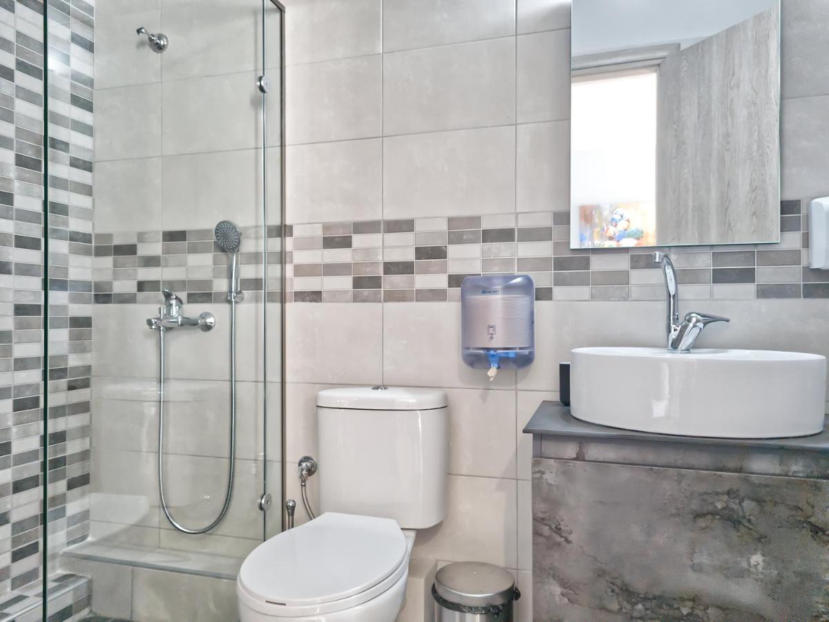 Epipleon Luxury Suites -104- Δωμάτιο 35Τμ Με Βεράντα 35Τμ Μπροστά Στη Θάλασσα Návpaktosz Kültér fotó